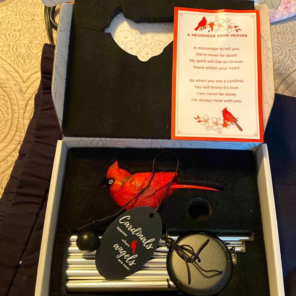 Cardinal wind chime